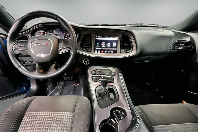 Used 2023 Dodge Challenger SXT RWD image 9