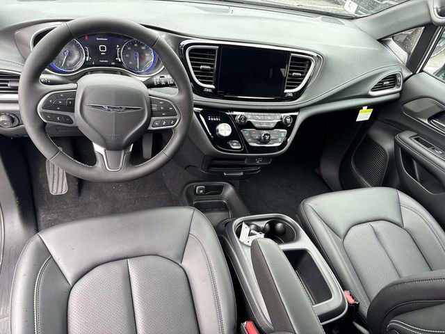 New 2026 Chrysler Pacifica Select image 14