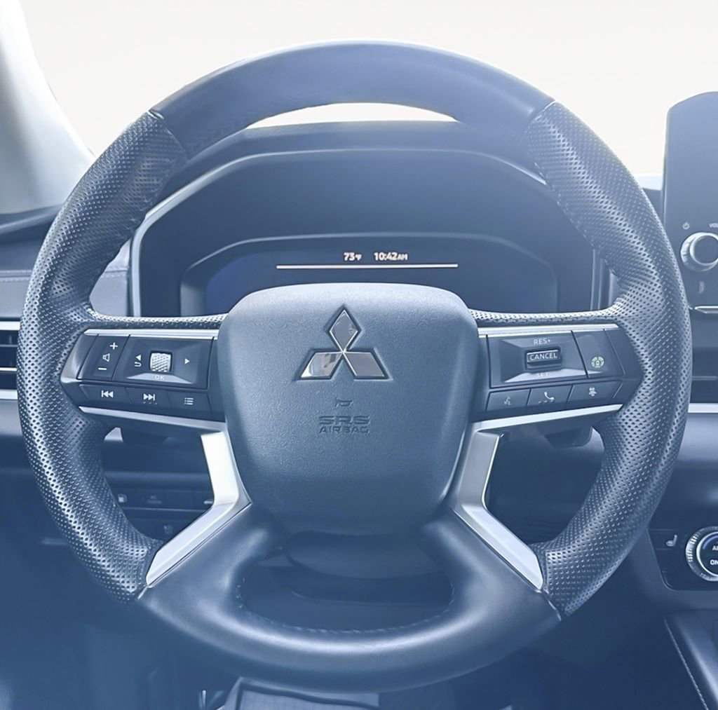 Used 2023 Mitsubishi Outlander SEL image 18
