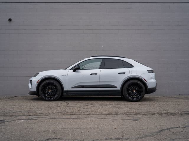 Certified 2025 Porsche Macan 4 Electric image 2