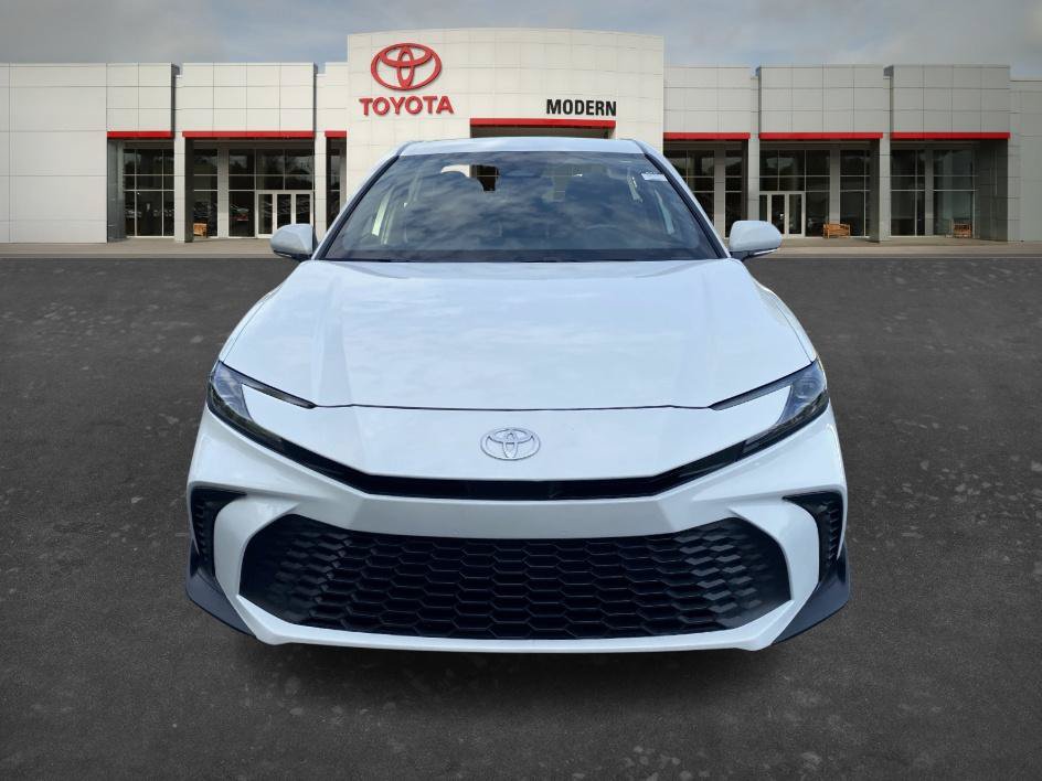 Used 2025 Toyota Camry SE FWD video 2