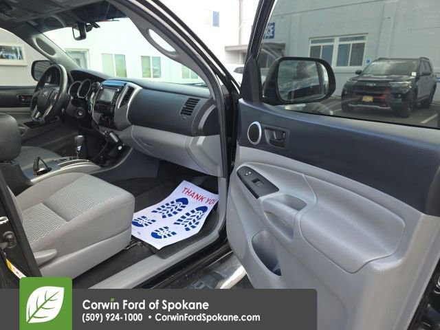 Used 2015 Toyota Tacoma 4x4 Access Cab V6 image 3
