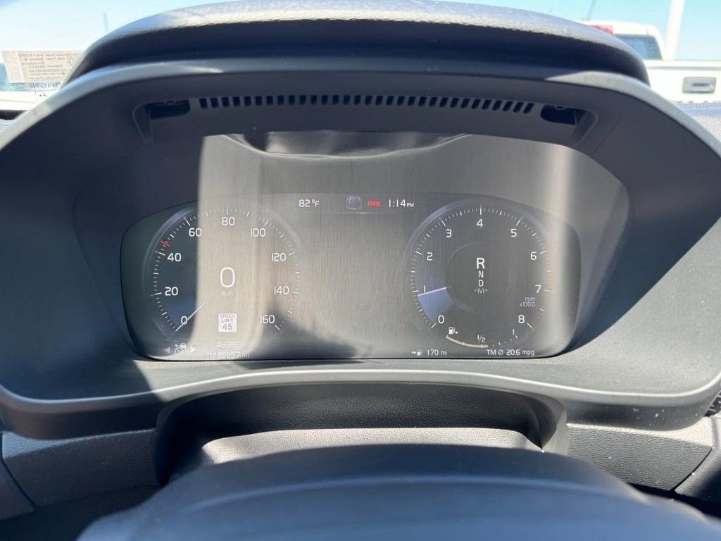 Used 2022 Volvo XC40 T5 R-Design w/ Advanced Package AWD/4WD image 24