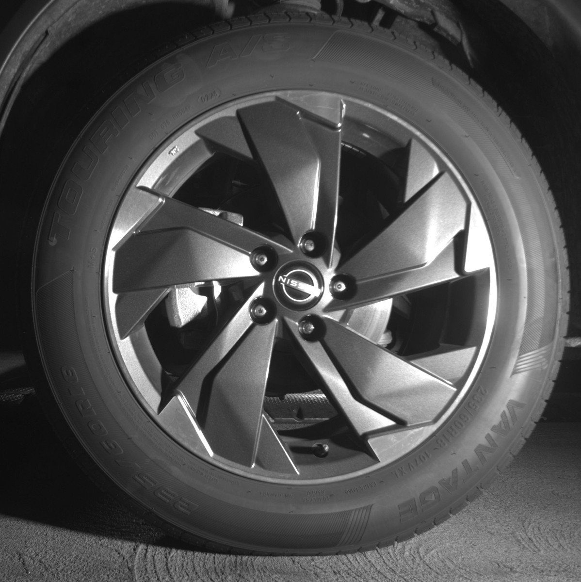 Used 2025 Nissan Rogue SV image 12