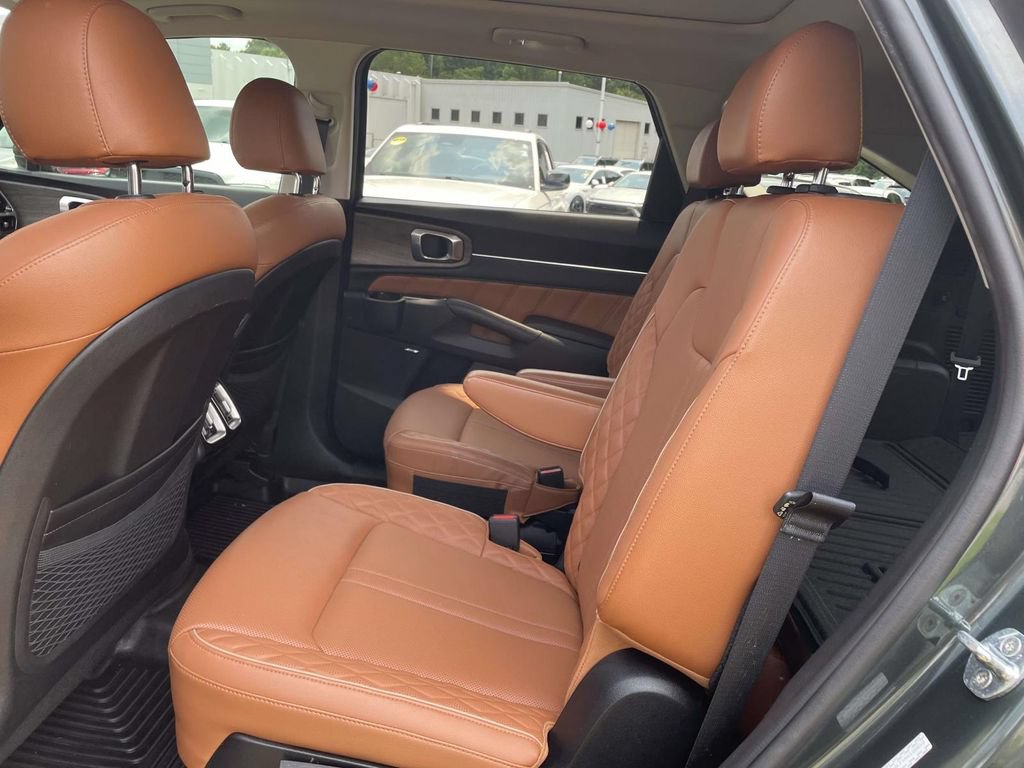 Used 2022 Kia Sorento SX Prestige w/ Rust Color Package AWD/4WD image 12