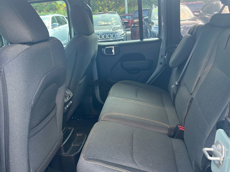 Used 2024 Jeep Wrangler Unlimited w/ Convenience Group image 12