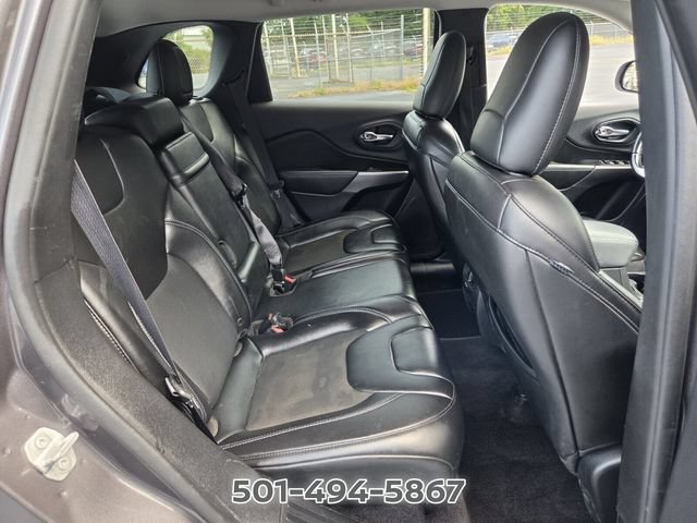 Used 2019 Jeep Cherokee Latitude Plus FWD image 14