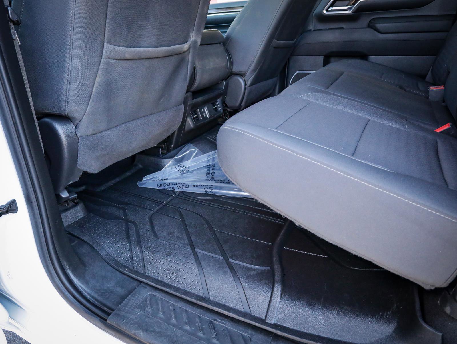 Used 2024 Chevrolet Silverado 2500 LT w/ Convenience Package image 31