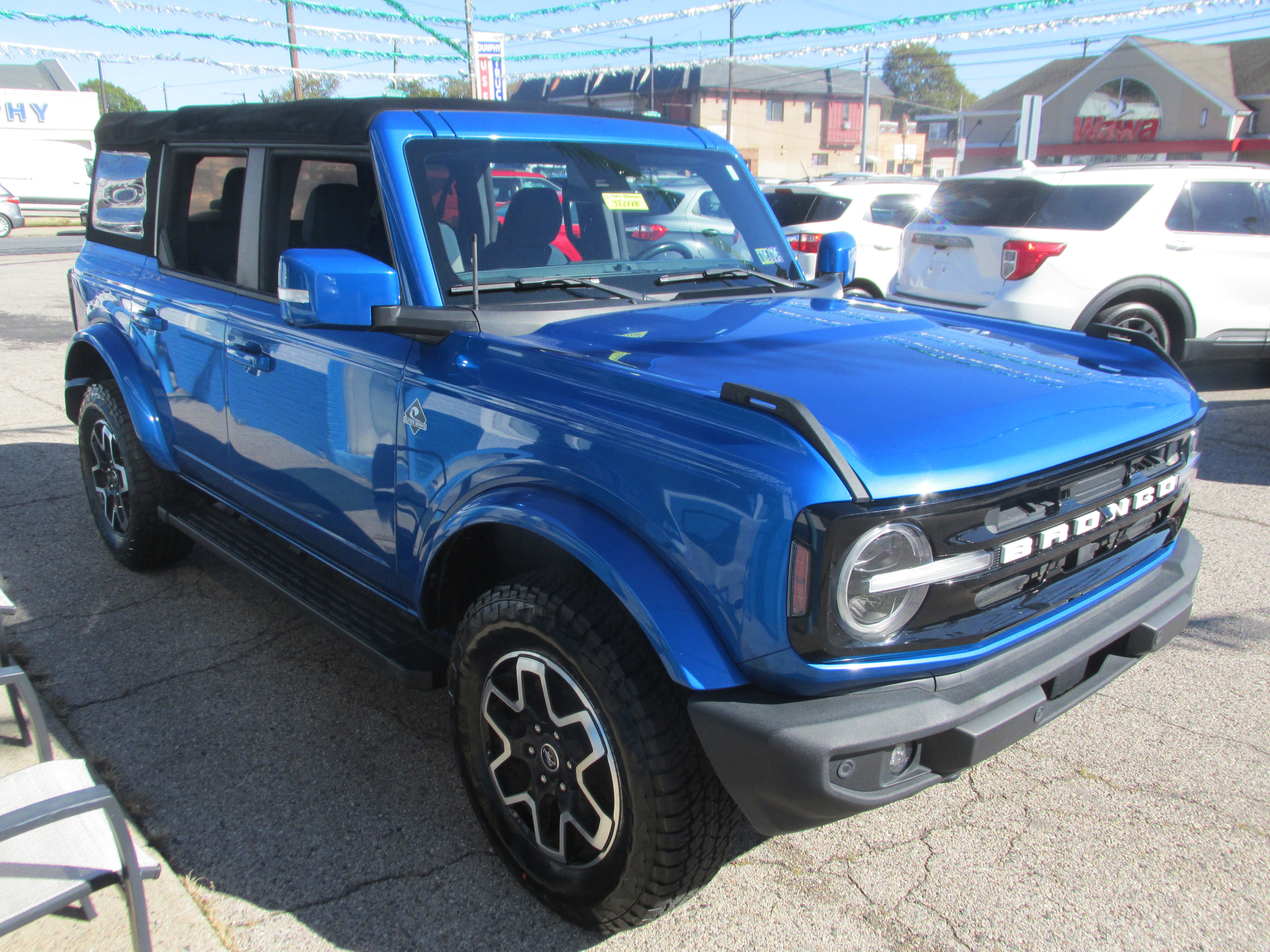 Used 2022 Ford Bronco Outer Banks image 3