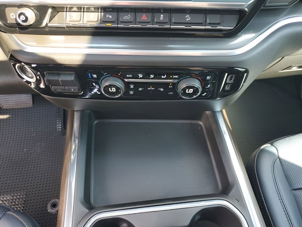 Used 2024 Chevrolet Silverado 2500 High Country w/ Technology Package image 41