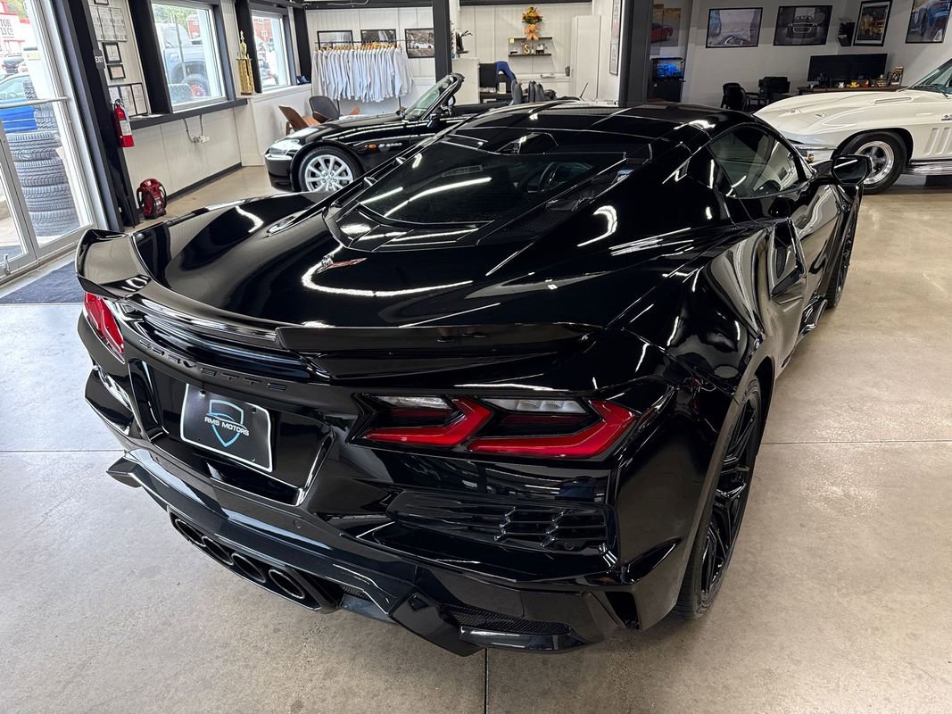 Used 2025 Chevrolet Corvette Z06 image 18