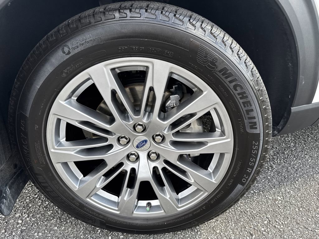 Used 2025 Ford Explorer Platinum image 11