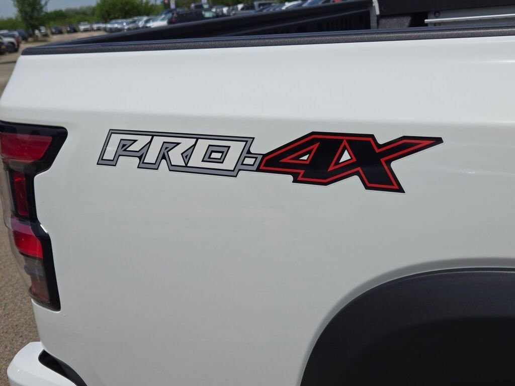 Used 2025 Nissan Frontier PRO-4X w/ Pro Premium Package AWD/4WD image 12