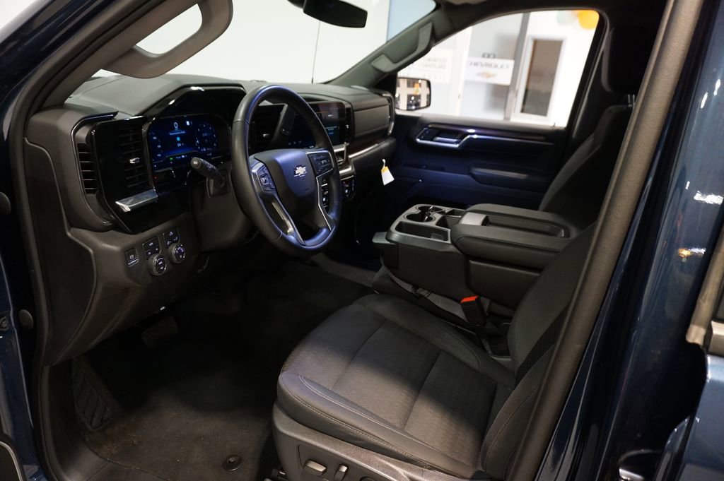 Used 2023 Chevrolet Silverado 1500 LT image 9