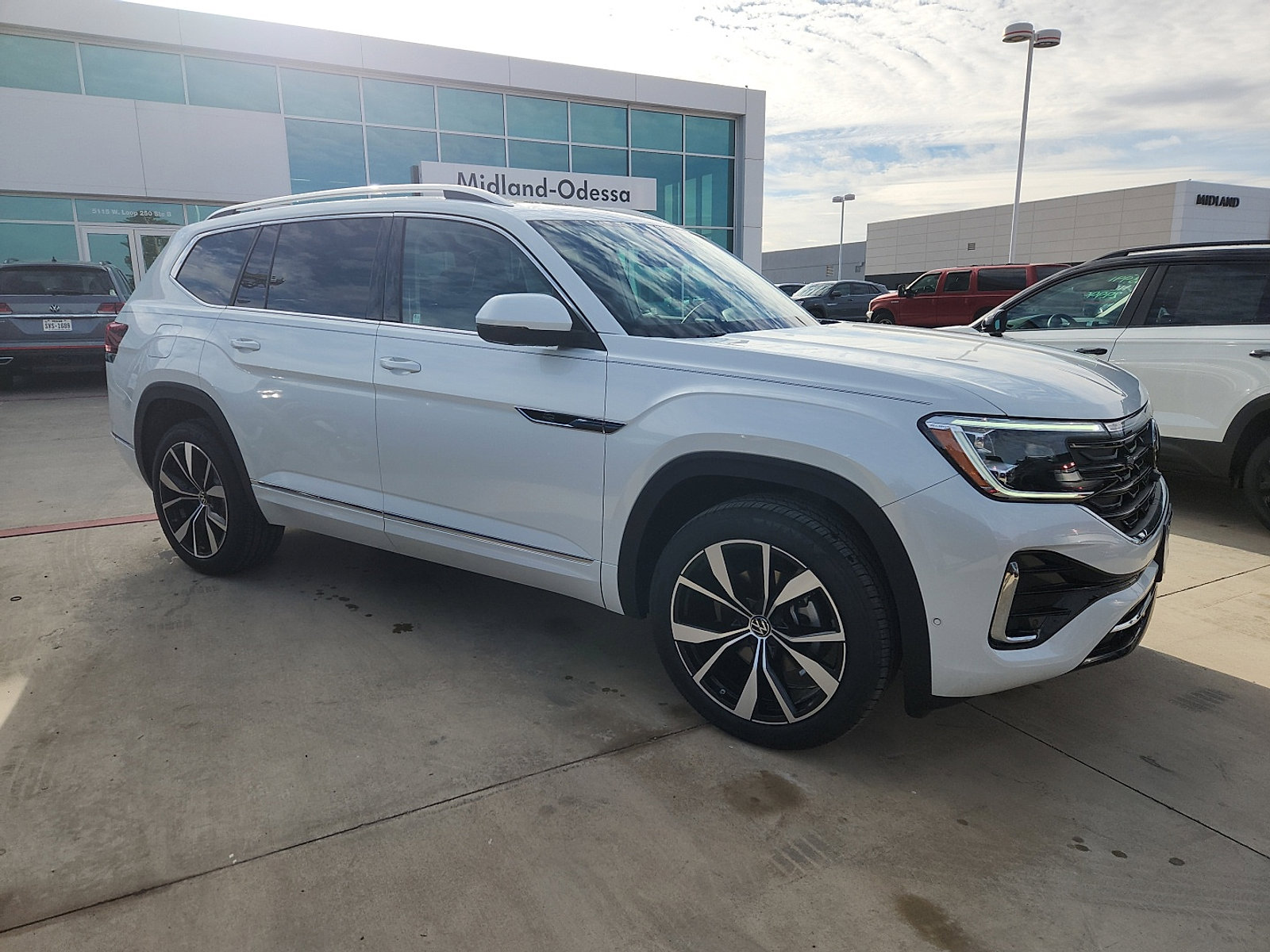 New 2026 Volkswagen Atlas SEL Premium R-Line image 8