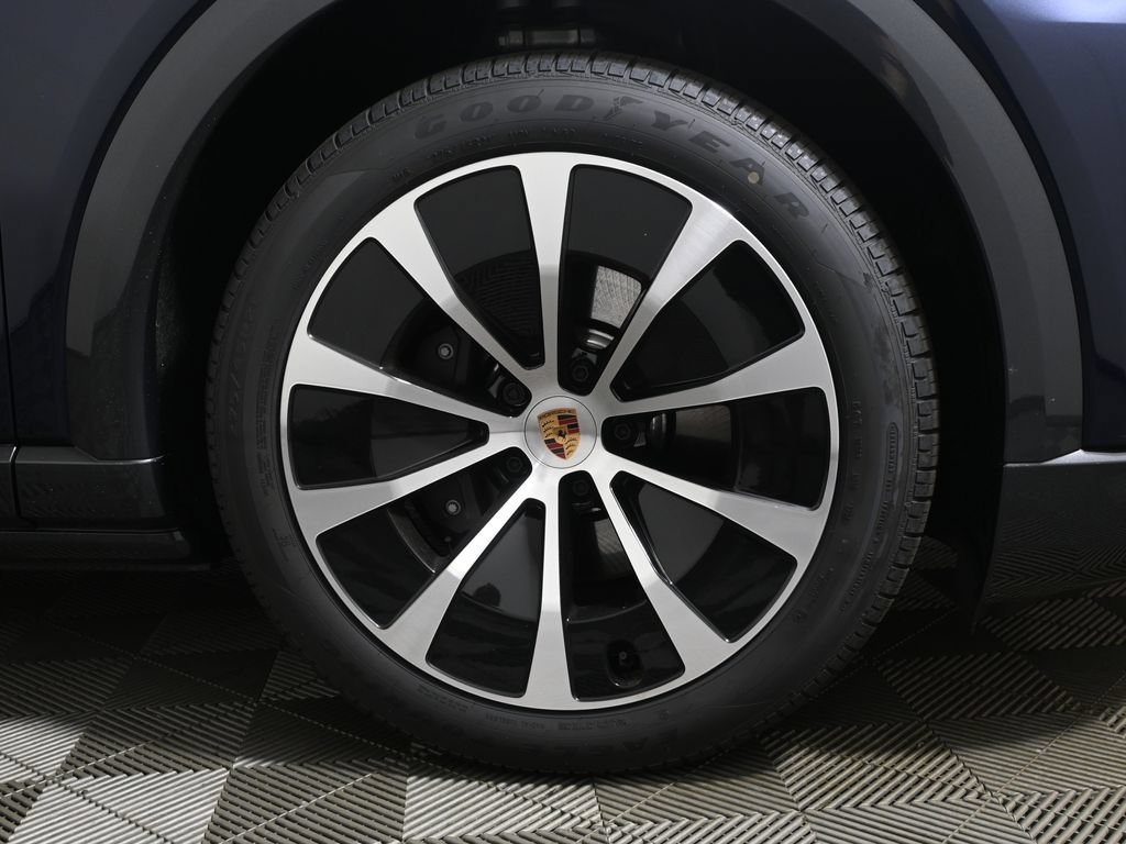 New 2026 Porsche Cayenne Electric AWD/4WD image 12