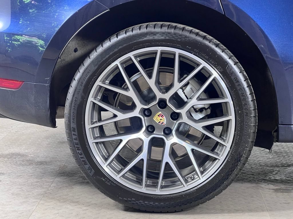 Certified 2020 Porsche Macan Turbo AWD/4WD image 14