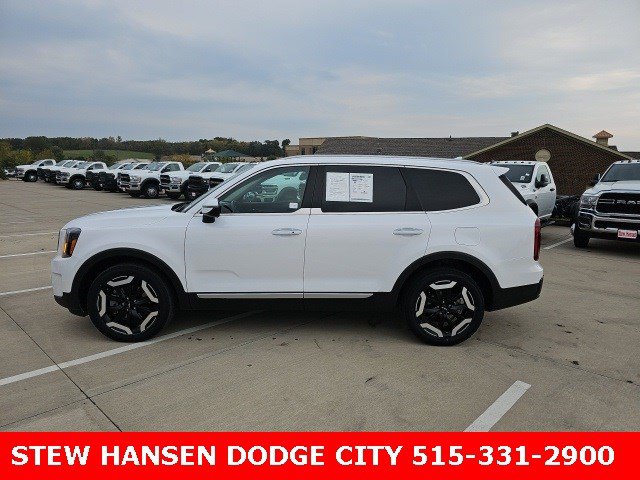 Used 2024 Kia Telluride S w/ S Sunroof Package