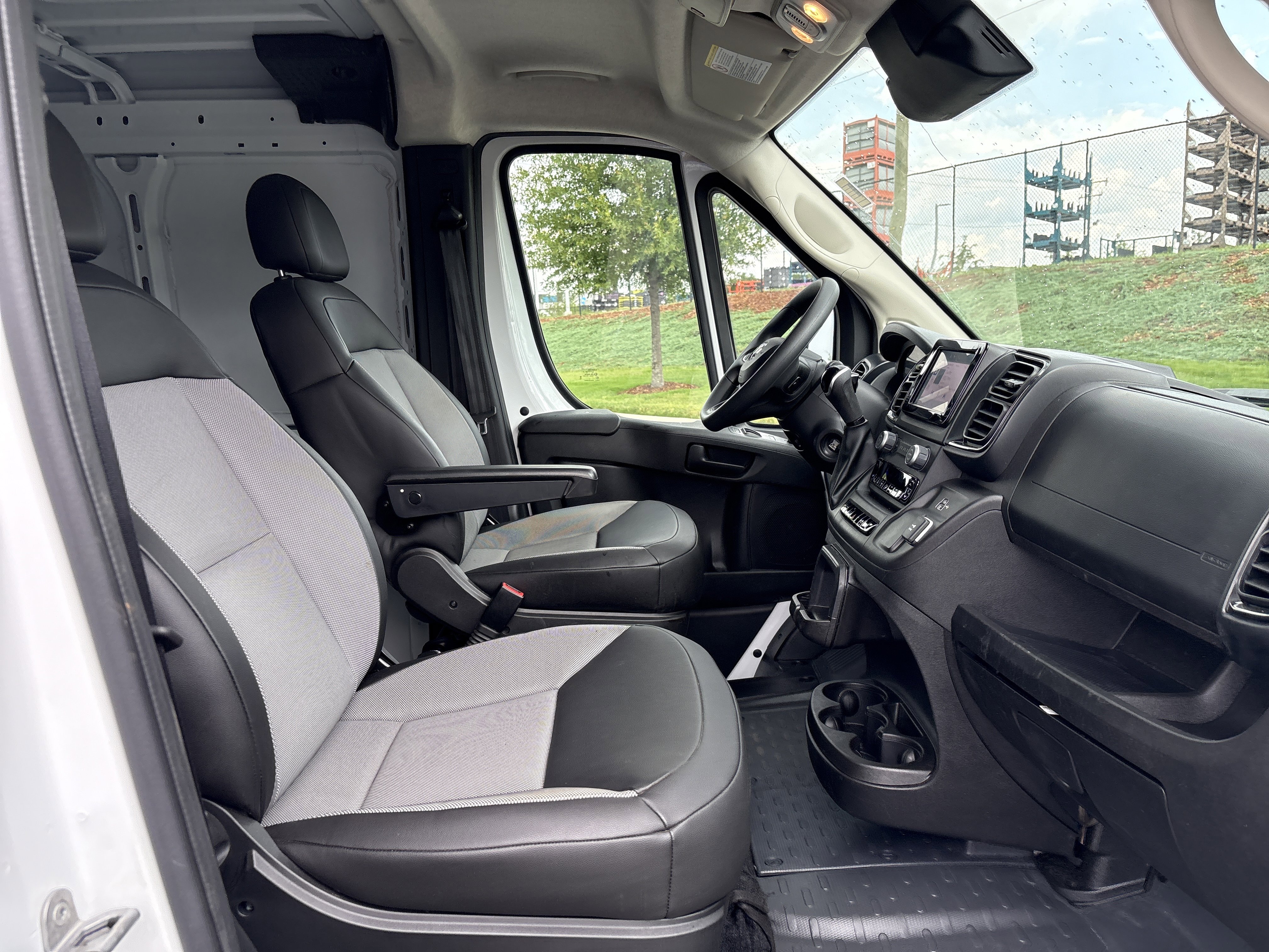 Used 2025 RAM ProMaster 2500 w/ Convenience Group FWD image 24
