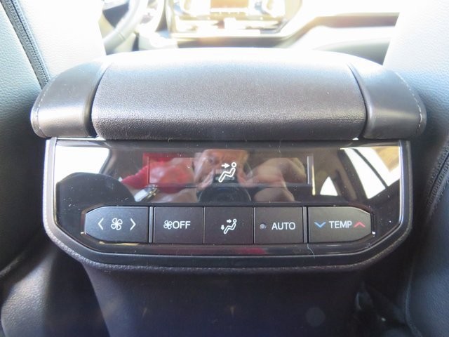 New 2025 Toyota Highlander XLE image 23