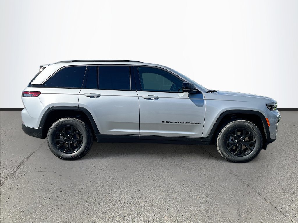 New 2026 Jeep Grand Cherokee Altitude RWD image 8