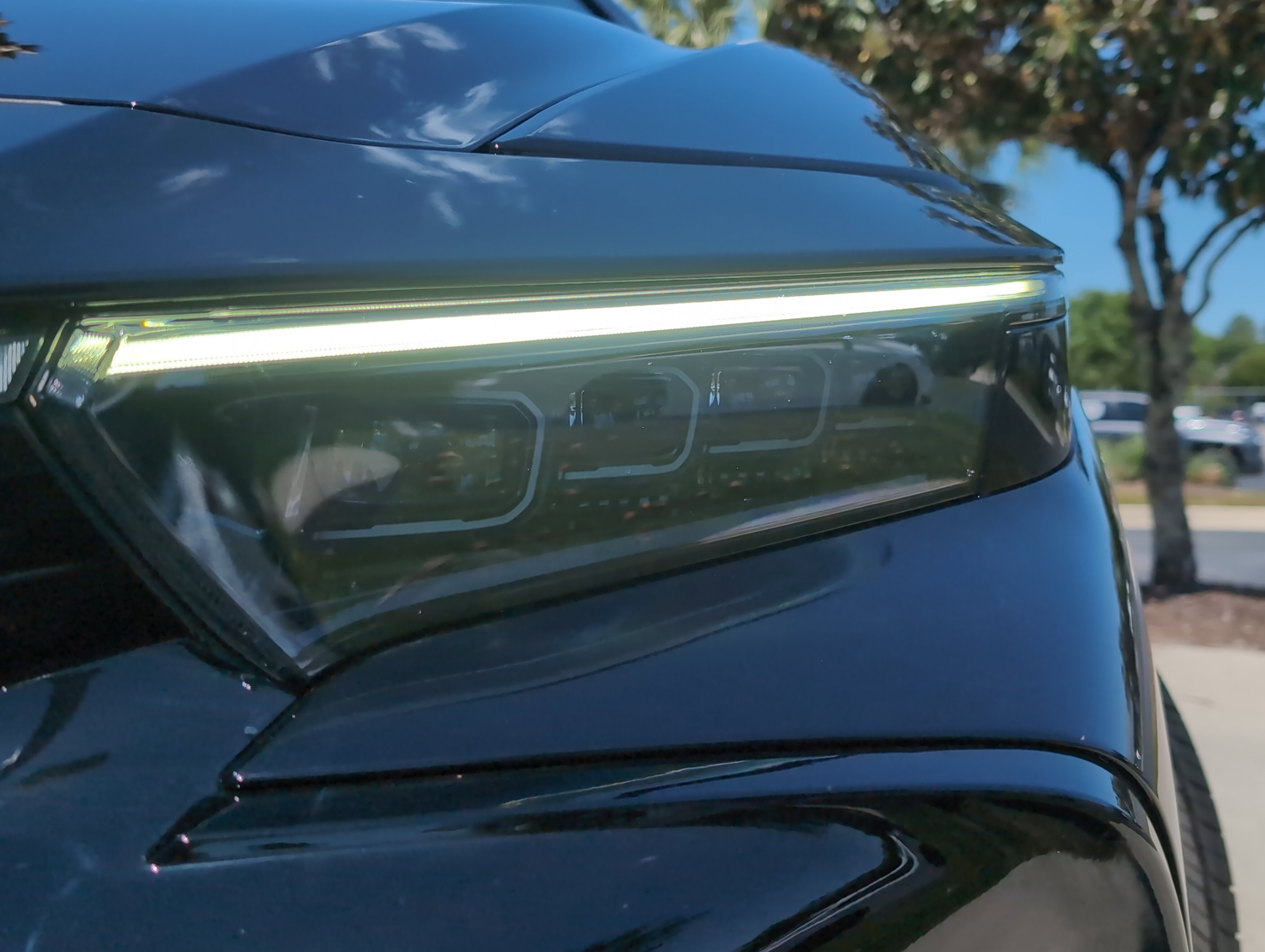 Certified 2025 Toyota Crown AWD/4WD image 6