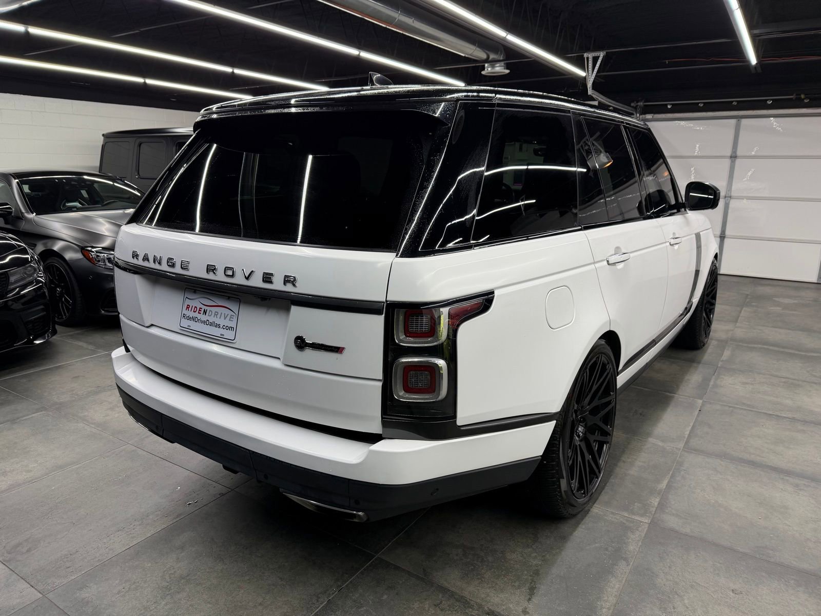 Used 2019 Land Rover Range Rover SV Autobiography Dynamic image 4