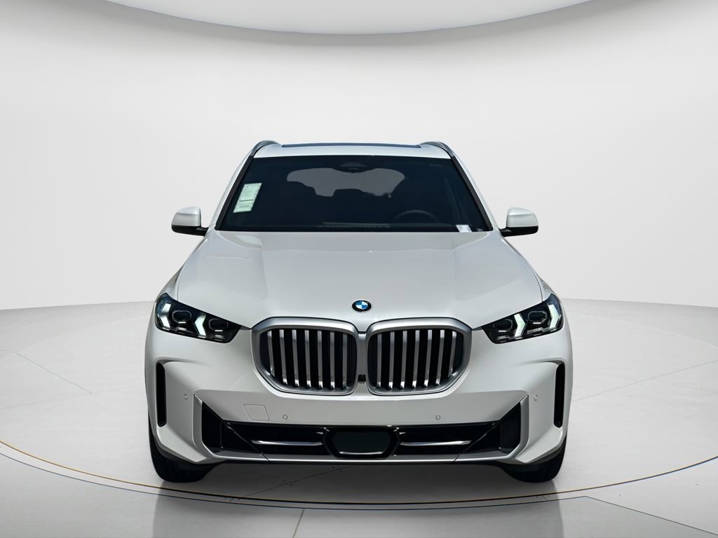 New 2026 BMW X5 sDrive40i image 2