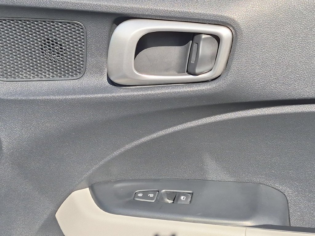 Used 2025 Hyundai Venue SEL FWD image 34