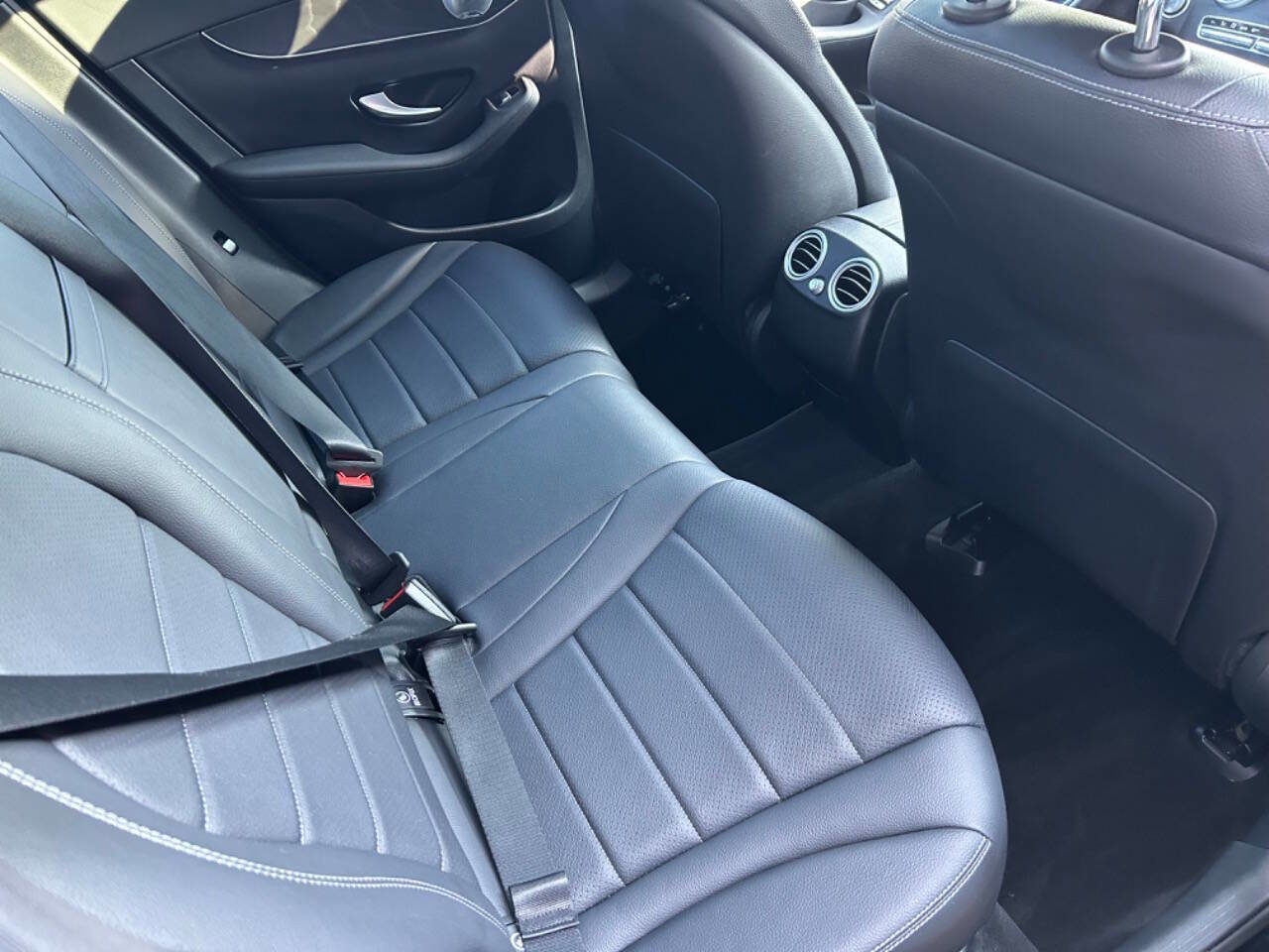 Used 2018 Mercedes-Benz GLC 300 4MATIC image 15