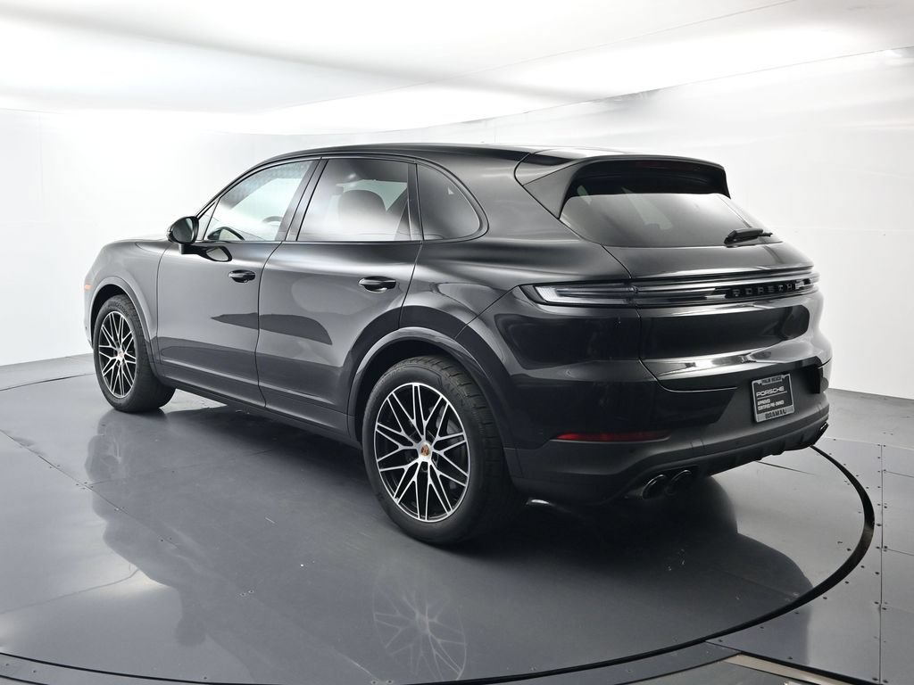 Certified 2025 Porsche Cayenne AWD/4WD image 3