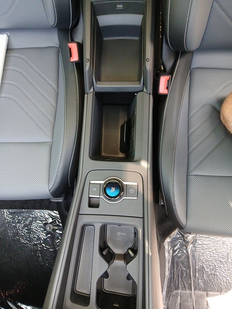 New 2026 Volkswagen Tiguan SE FWD image 25
