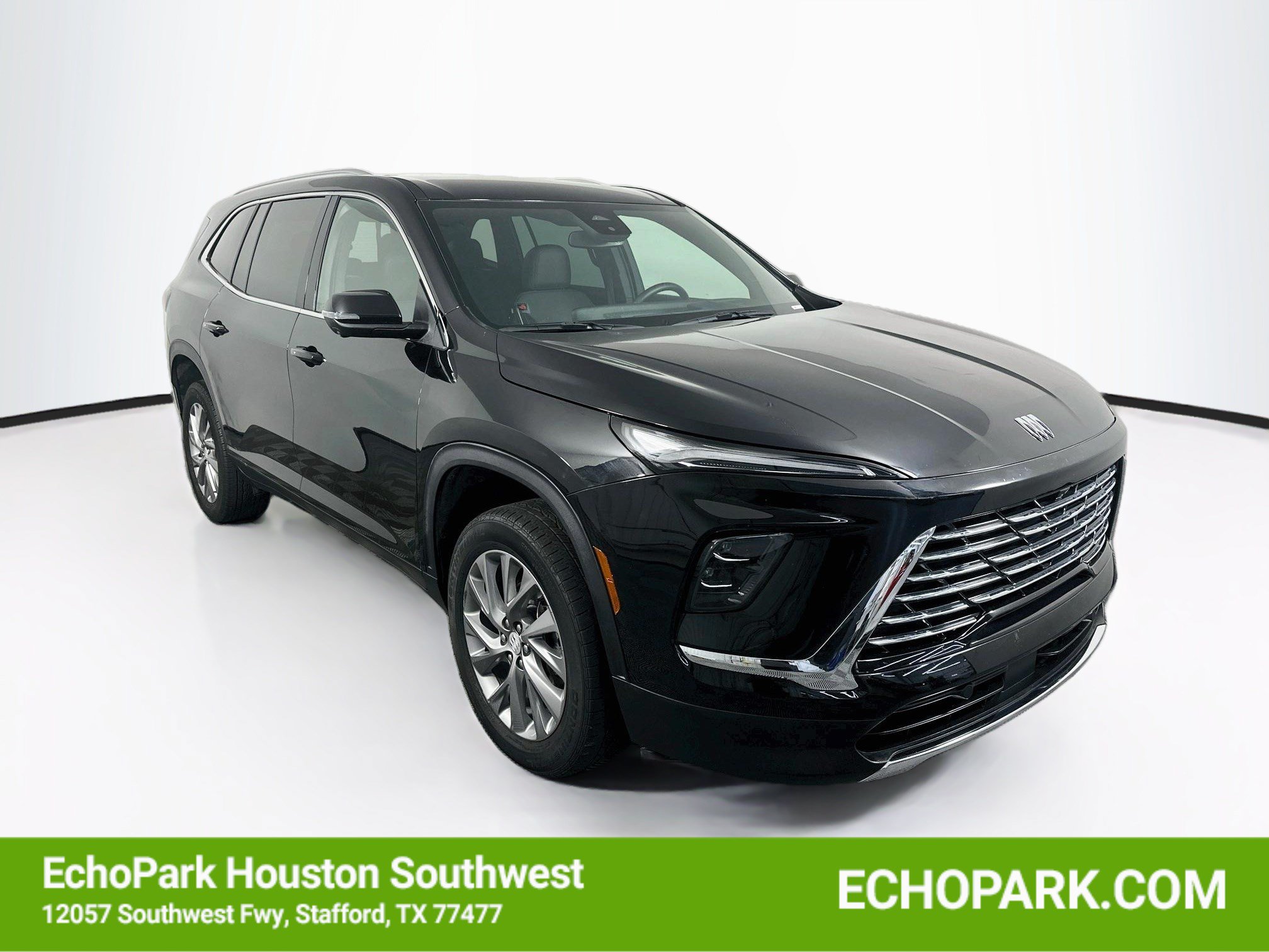Used 2025 Buick Enclave Preferred FWD image 1