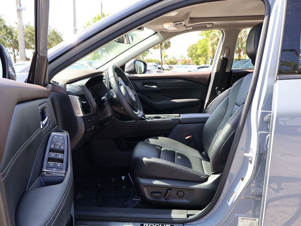 Used 2023 Nissan Rogue SL FWD image 30