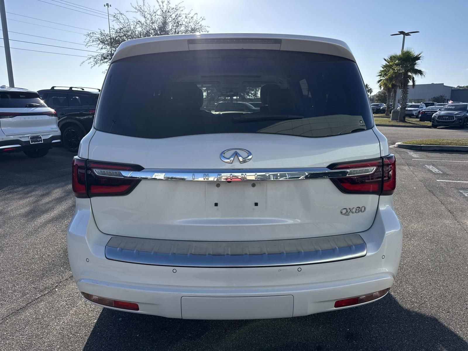 Used 2021 INFINITI QX80 Luxe w/ All-Season Package image 7
