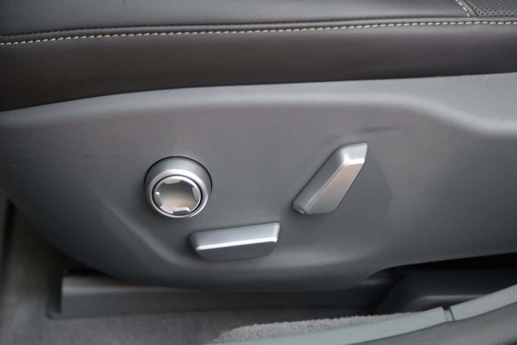 Used 2024 Lucid Air Pure RWD image 26