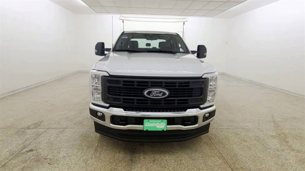 New 2025 Ford F350 XL w/ XL Chrome Package image 3