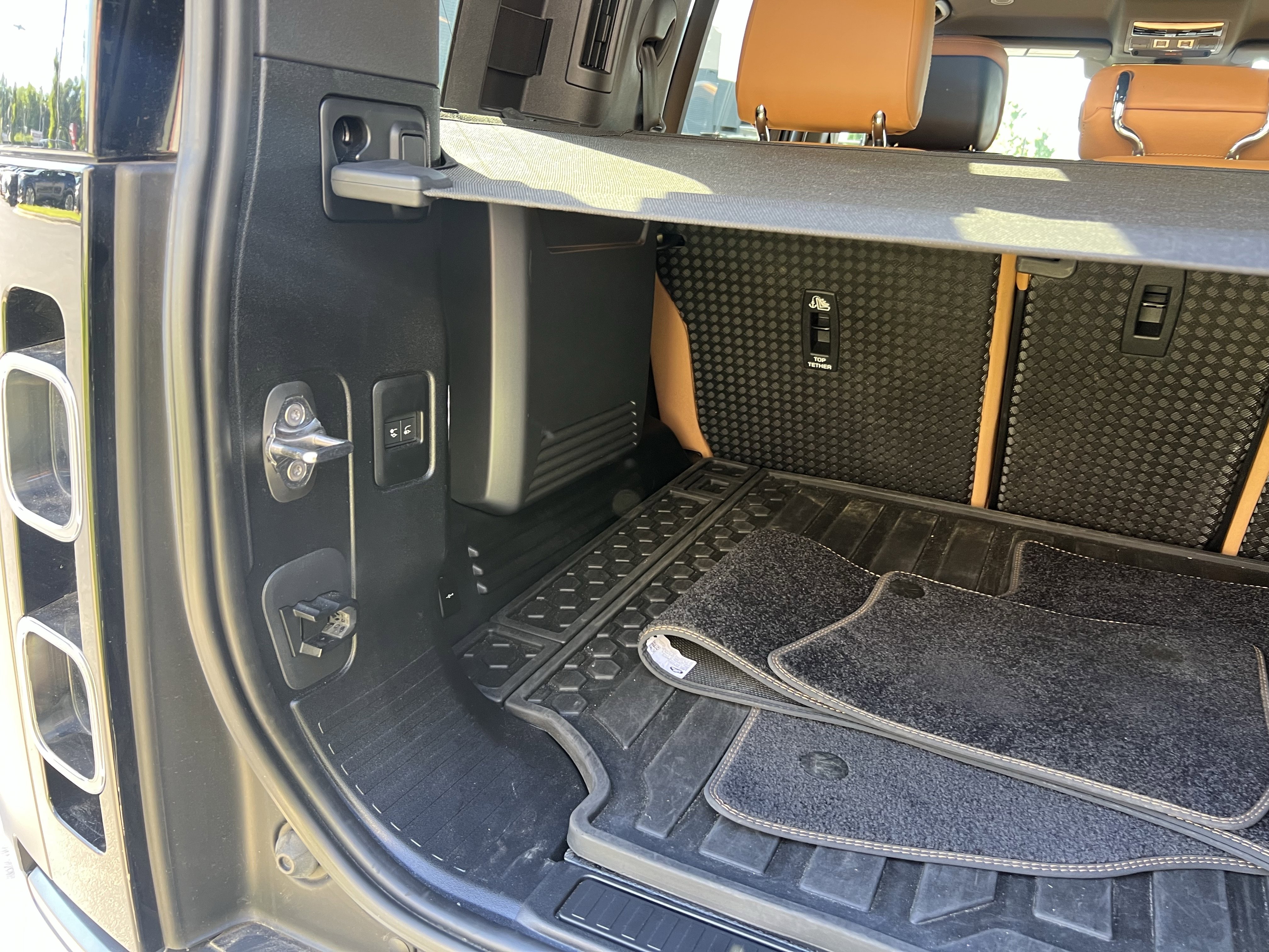 Certified 2024 Land Rover Defender 110 Carpathian Edition AWD/4WD image 38