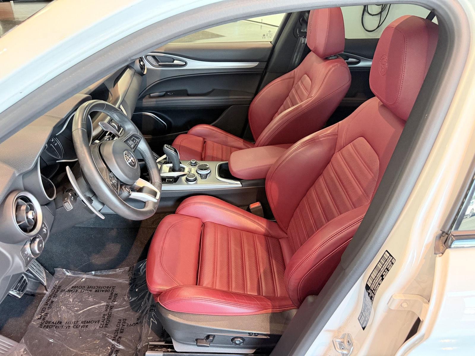Used 2023 Alfa Romeo Stelvio Veloce AWD/4WD image 35