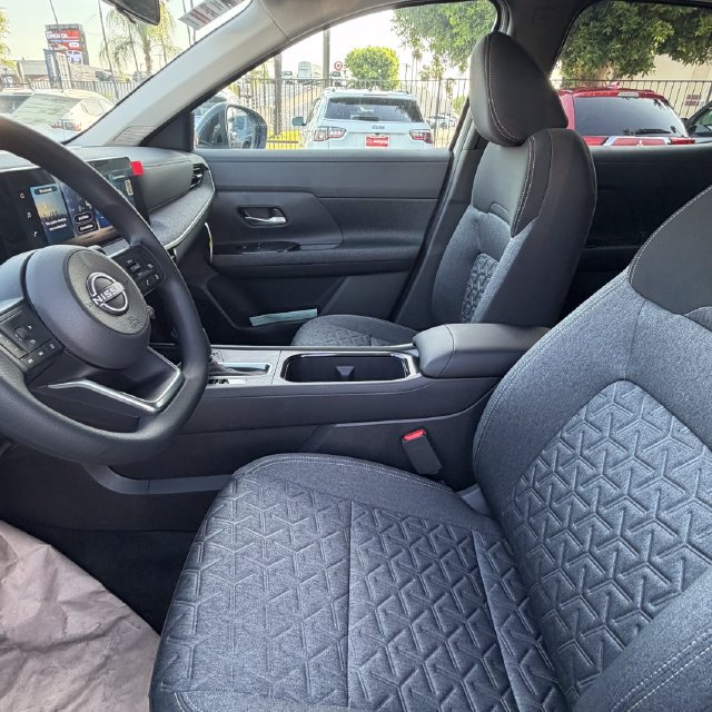 New 2026 Nissan Kicks SV w/ Cold Weather Package FWD image 26