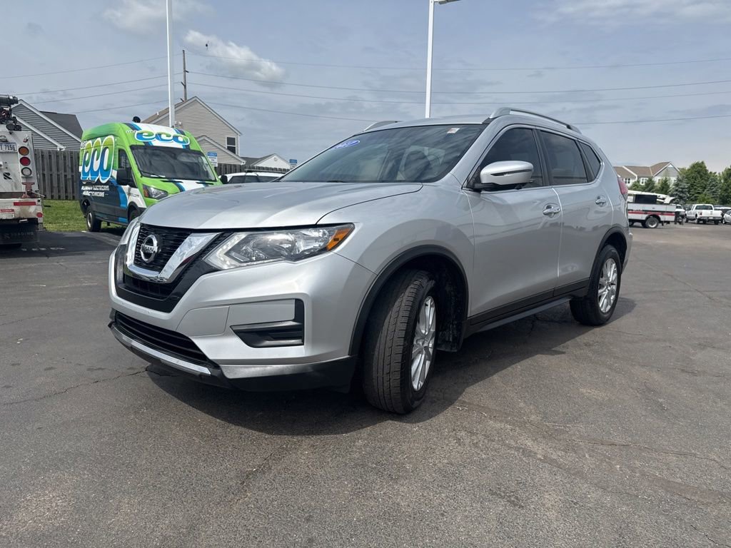 Used 2017 Nissan Rogue SV w/ SV Premium Package AWD/4WD image 8