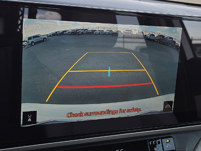 Used 2025 Toyota Camry XLE FWD image 27