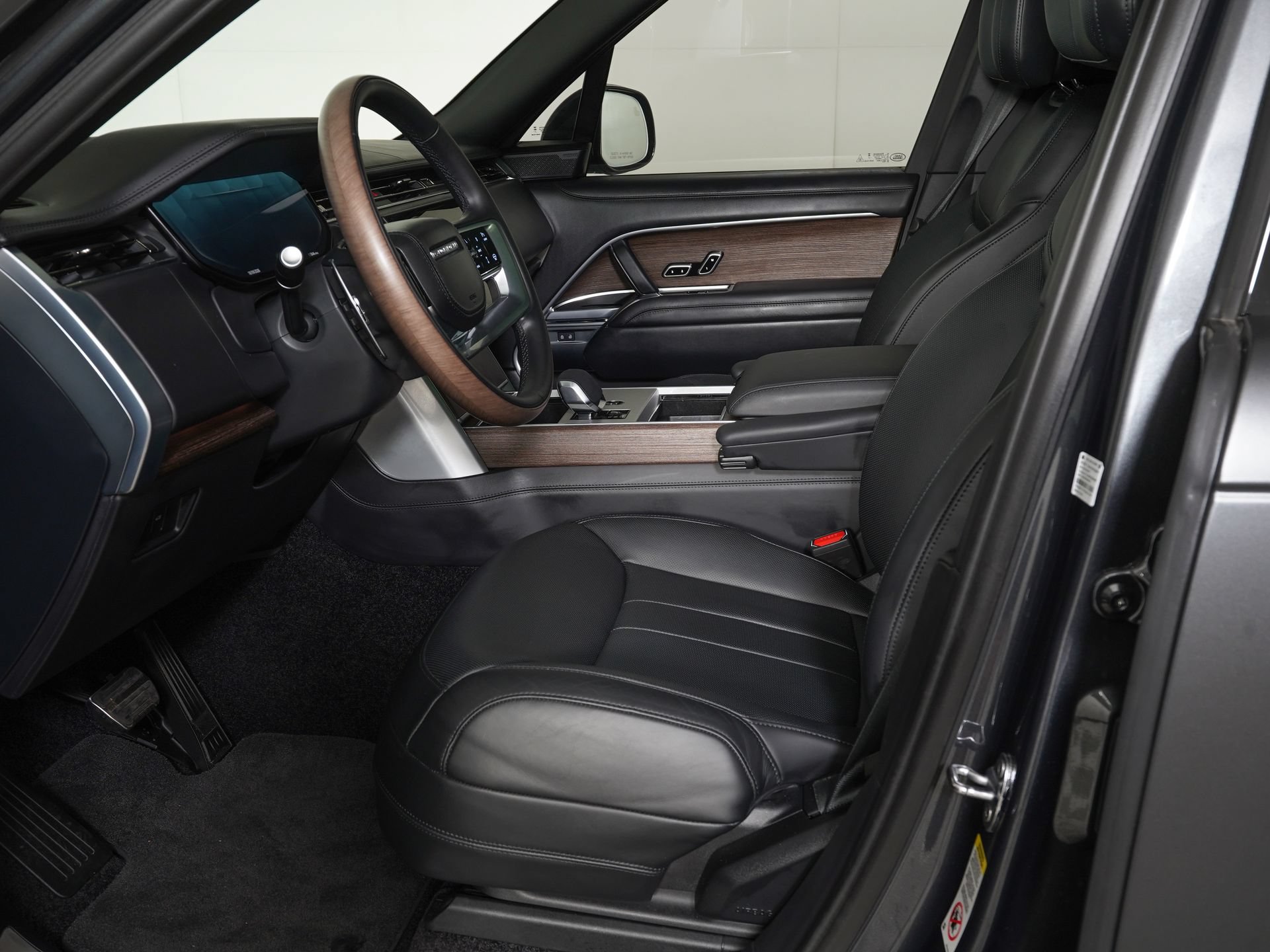 Used 2025 Land Rover Range Rover Autobiography AWD/4WD image 15