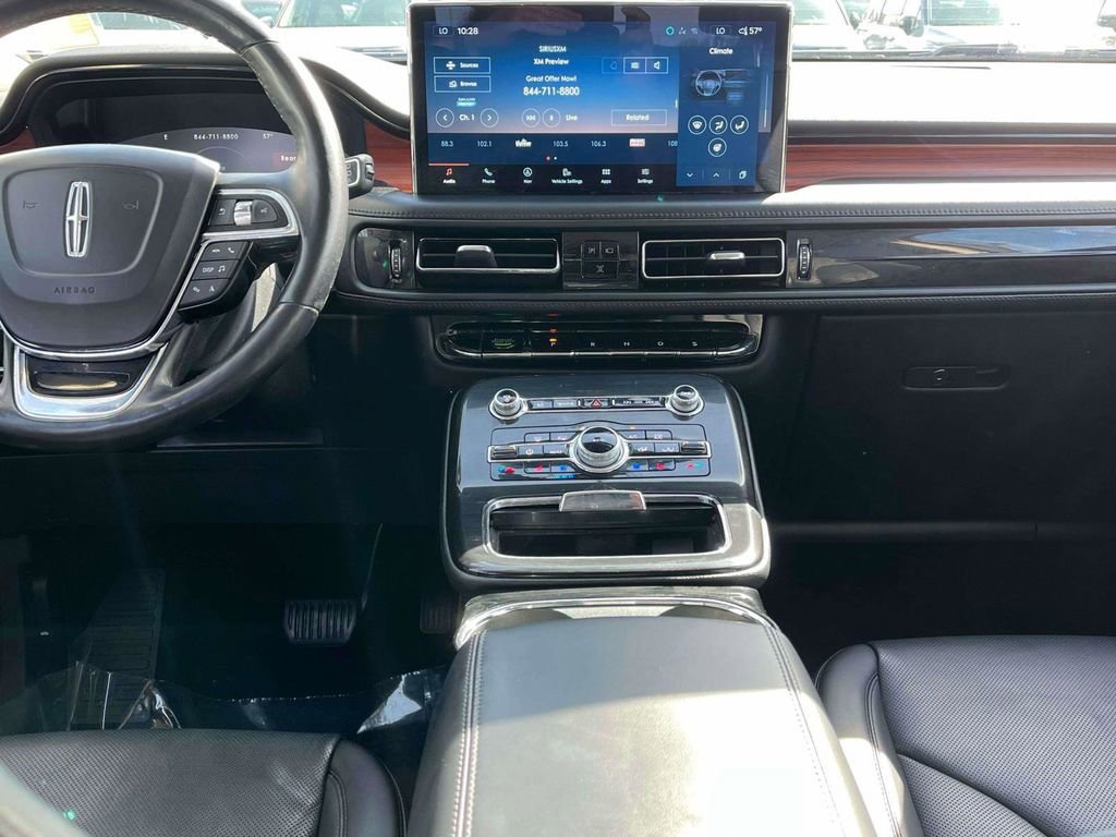 Used 2022 Lincoln Nautilus Reserve w/ Luxury Package image 3