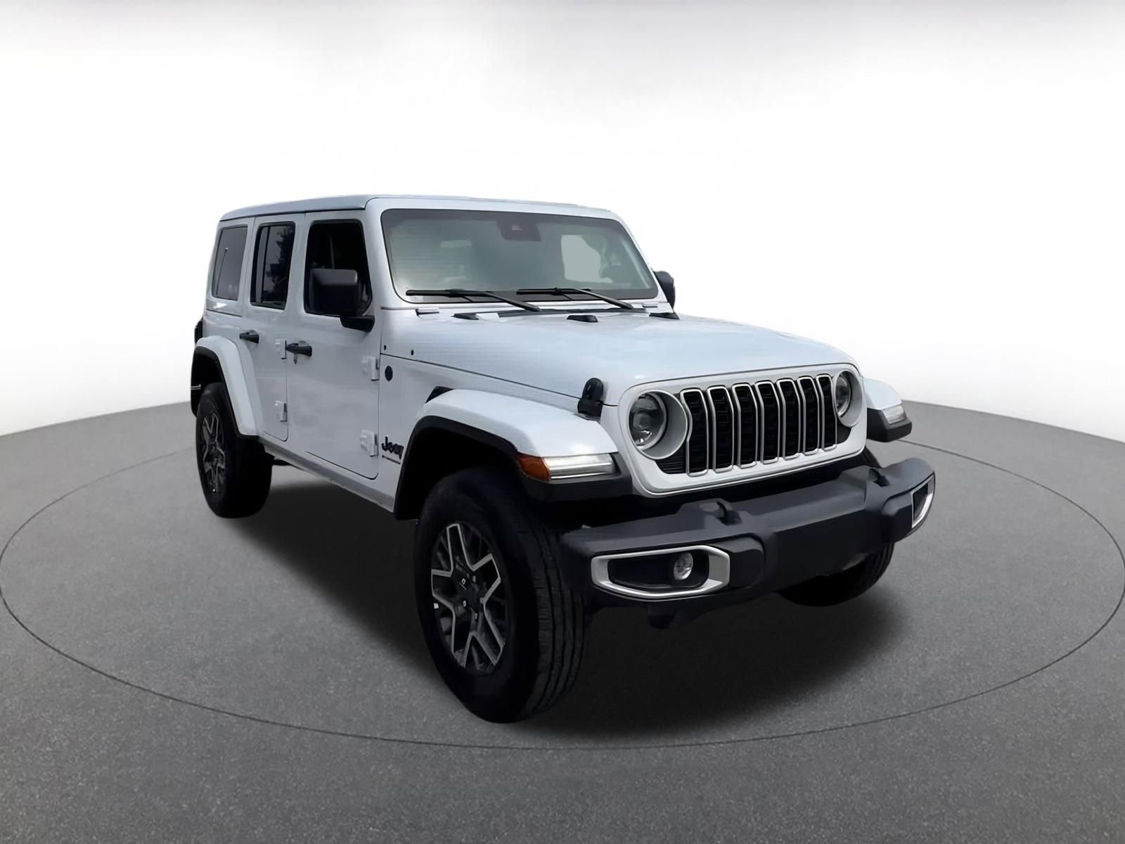 Used 2025 Jeep Wrangler Sahara image 2