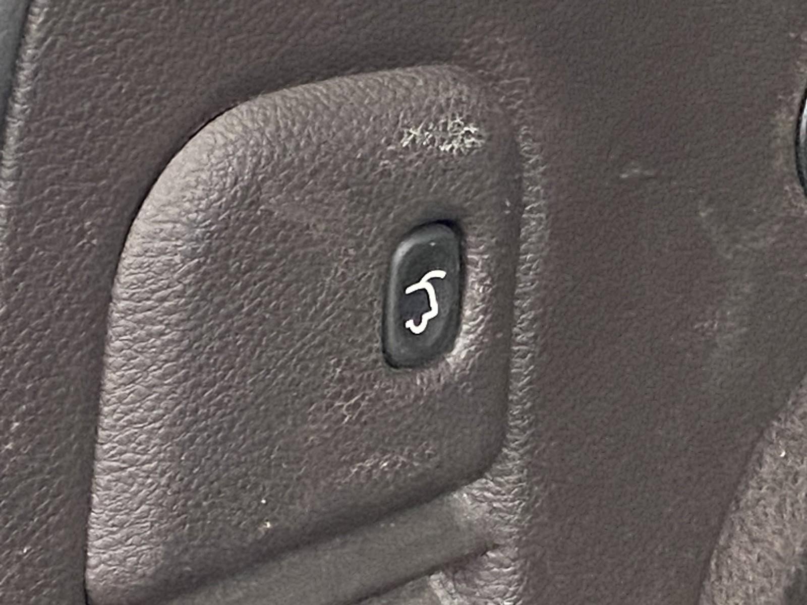 Used 2019 Jeep Grand Cherokee Overland image 16