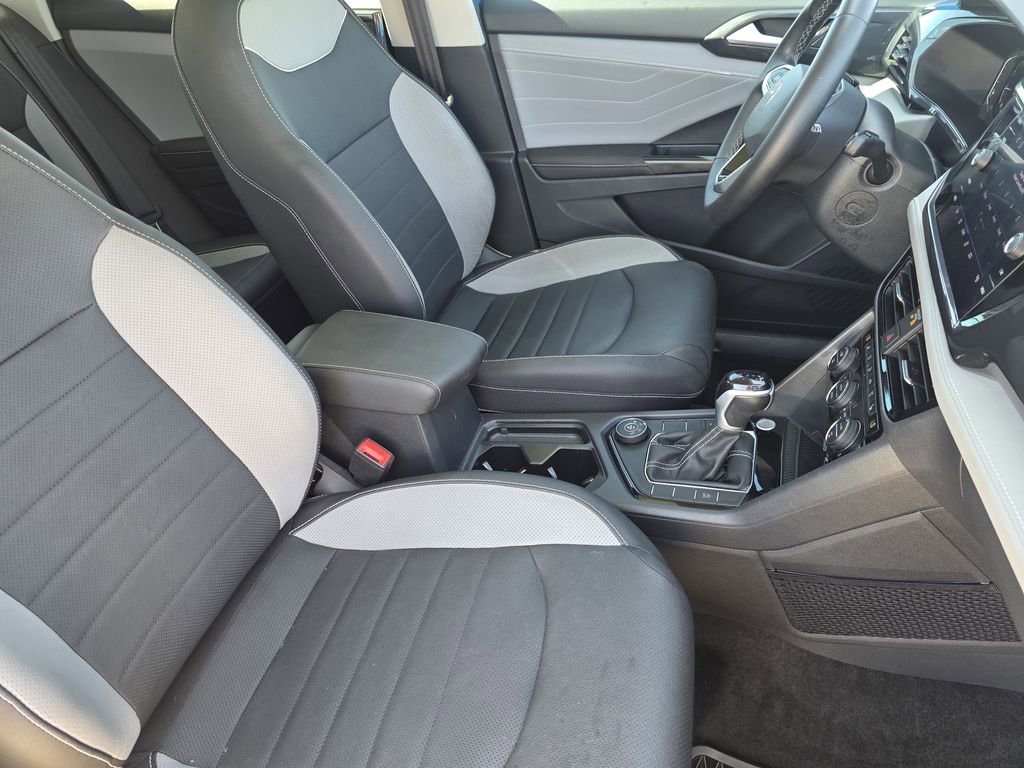 Used 2024 Volkswagen Taos SEL image 10