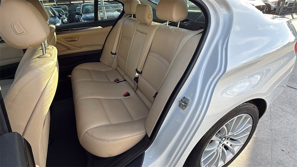 Used 2016 BMW 528i Sedan image 16