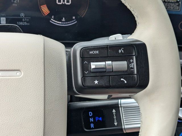 Used 2025 Hyundai Santa Fe SEL FWD image 17