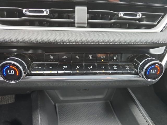 Used 2025 Chevrolet Equinox LT w/ Convenience Package II FWD image 4
